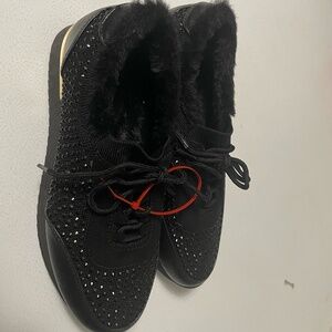 Kenneth Cole Cari Cozy Black Rhinestone Sneakers Size 7.5
